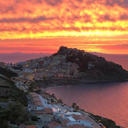 La Tartaruga Spiaggiata - Bilocale Centrale A Pochi Metri Dalla Spiaggia Castelsardo Exterior foto
