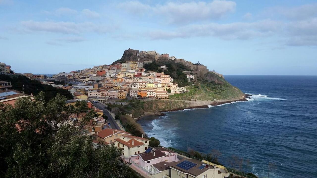 La Tartaruga Spiaggiata - Bilocale Centrale A Pochi Metri Dalla Spiaggia Castelsardo Exterior foto
